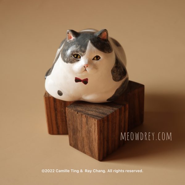 紳士貓 Gentleman Bicolor Cat Sculpture - Camille Ting  （喵黛麗）